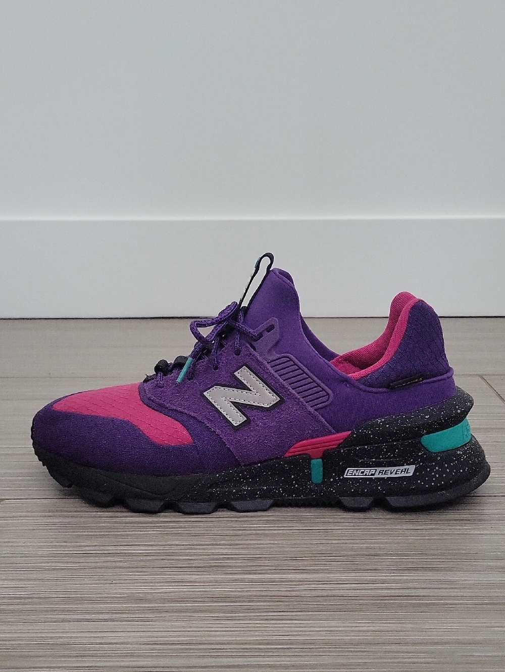 Very Rare NB 997S Trail Running Shoes.